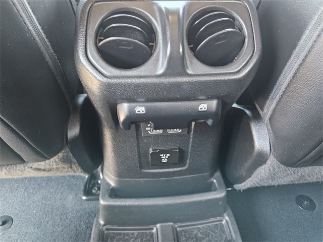 2022 Jeep Wrangler Unlimited Sahara photo 7