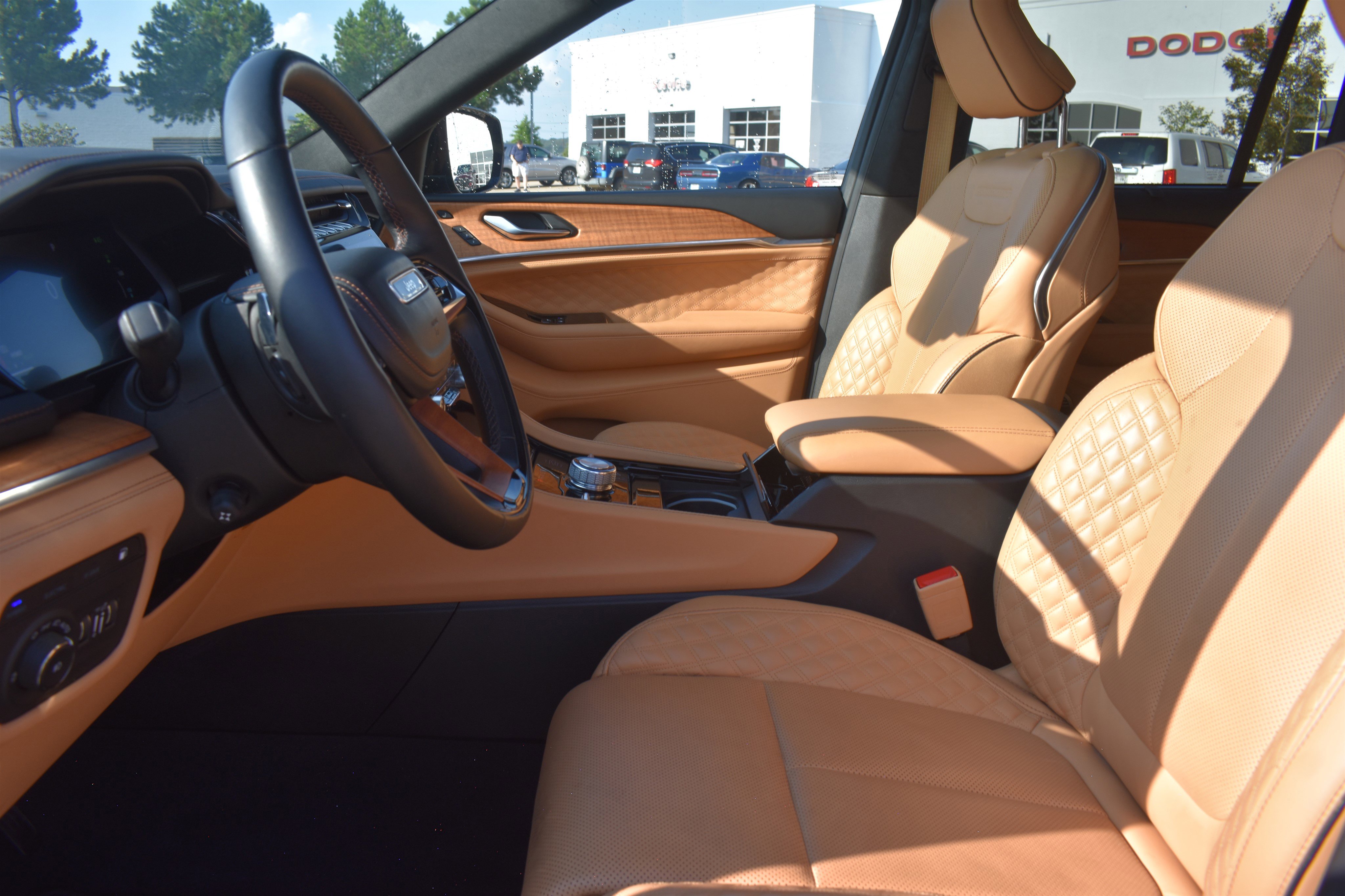 2022 Jeep Cherokee Summit 4xe photo 5