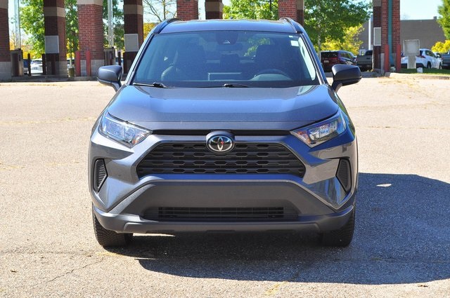 2020 Toyota RAV4 LE photo 8