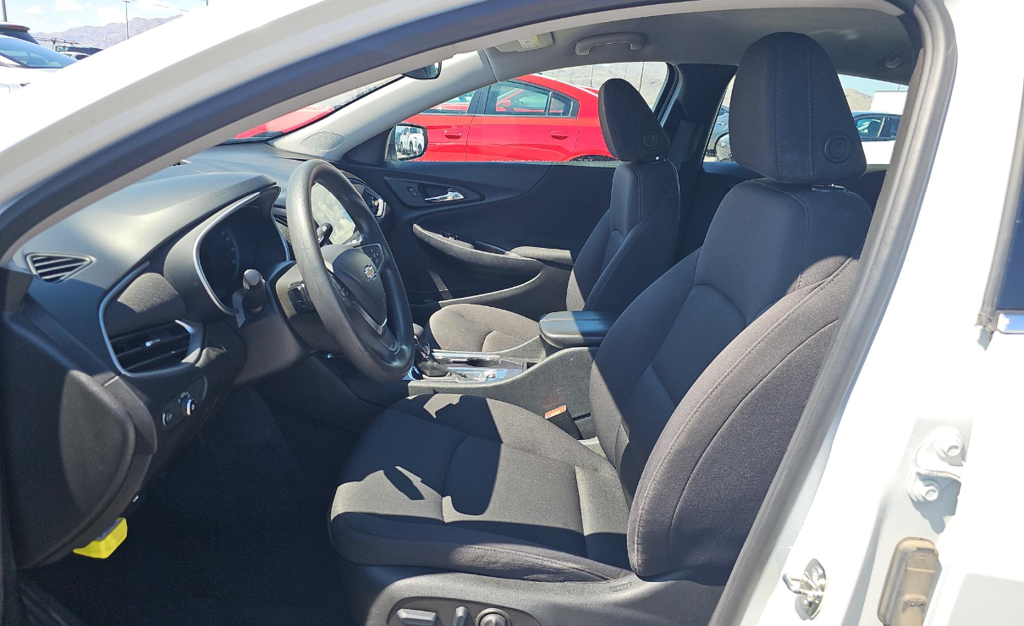 2023 Chevrolet Malibu 1LT photo 3