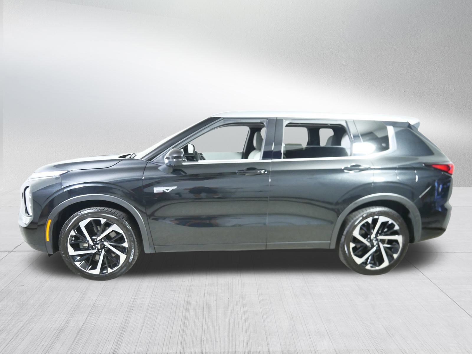 2024 Mitsubishi Outlander PHEV SEL Platinum photo 4