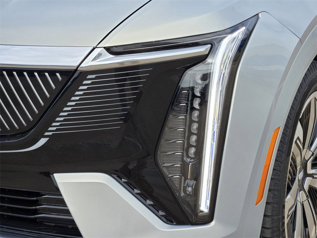2025 Cadillac Escalade IQ Luxury photo 10