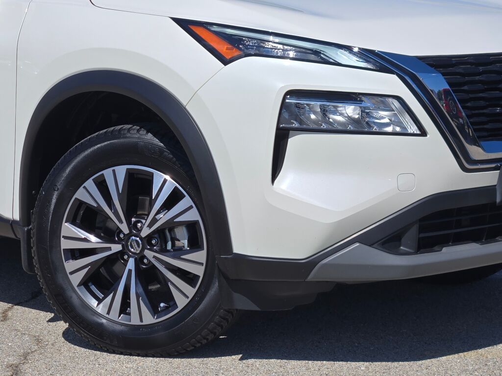 2021 Nissan Rogue SV photo 3