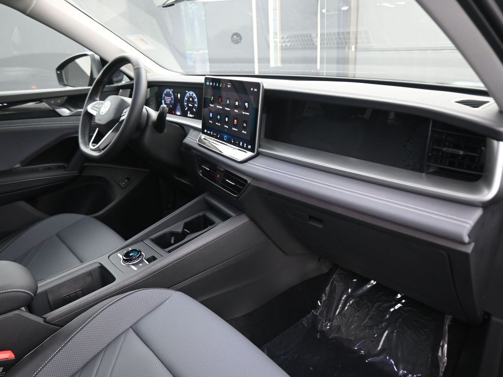 2025 Volkswagen Tiguan SE photo 45