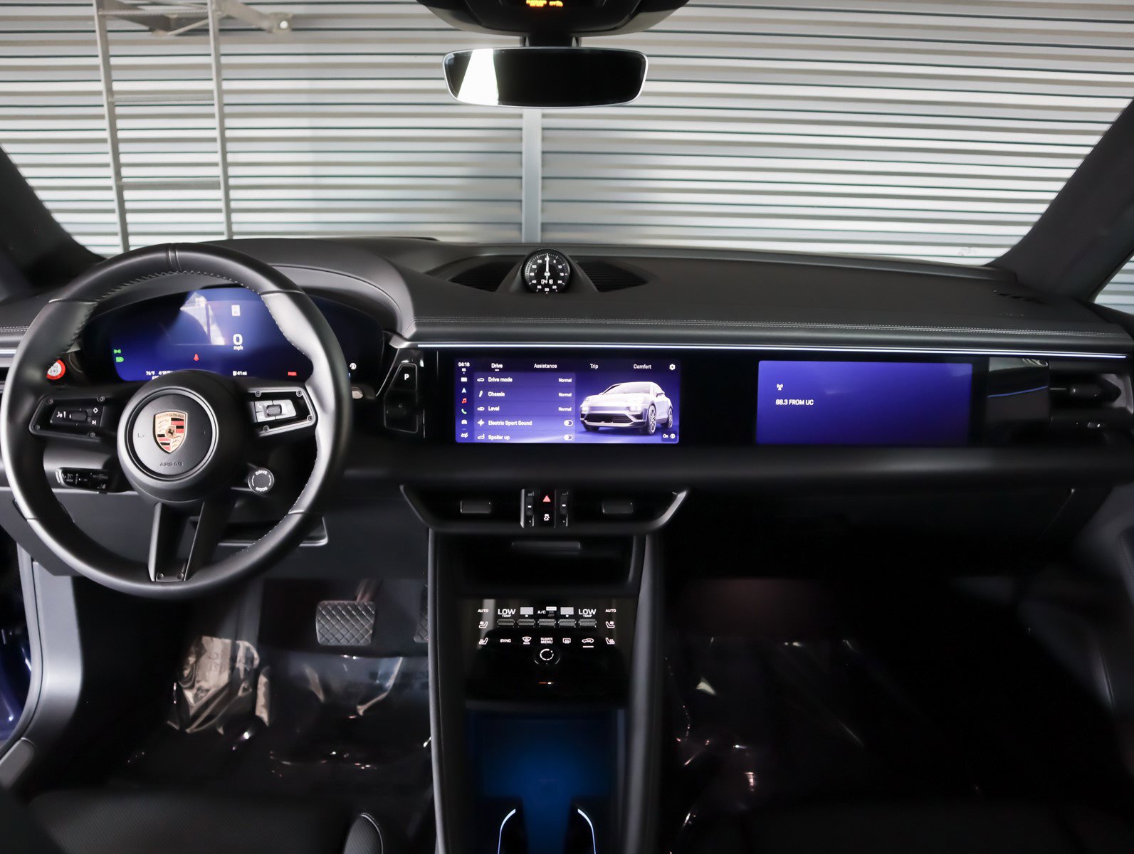 2024 Porsche Macan Electric 4 photo 14