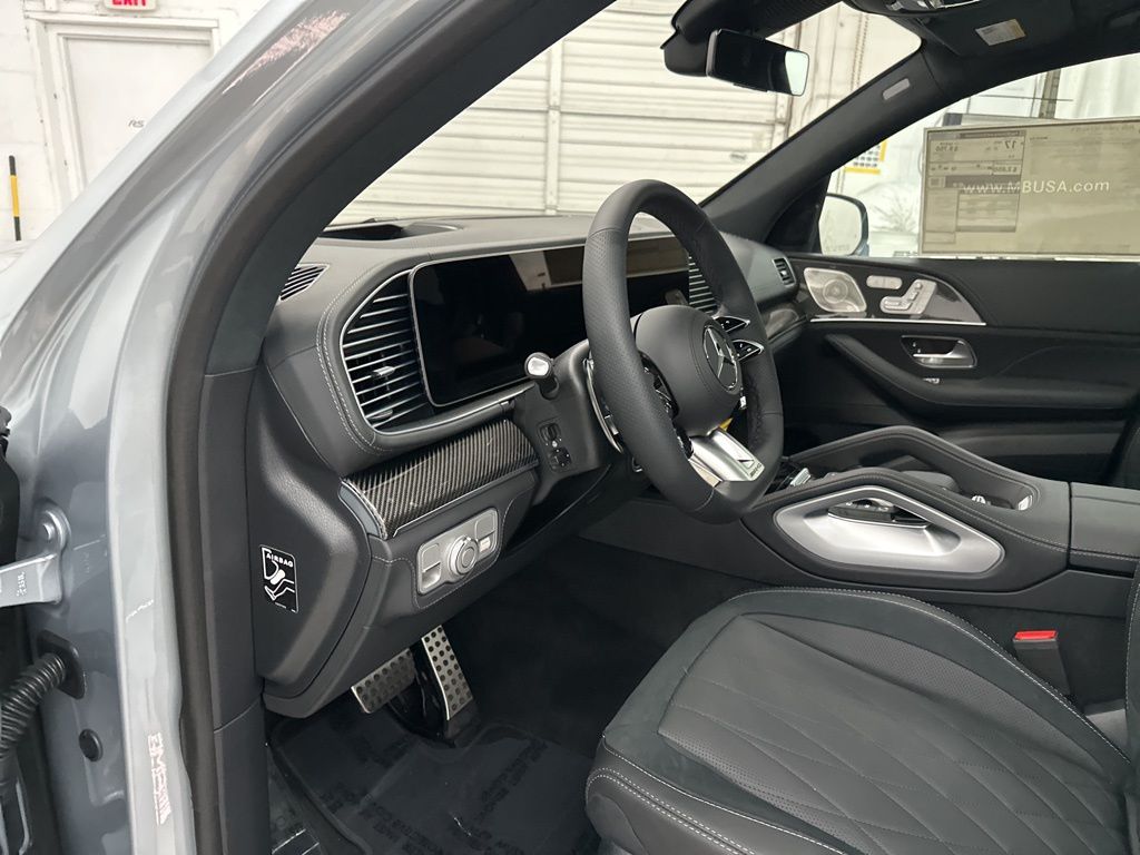 2026 Mercedes Benz GLS AMG 63 4MATIC photo 7