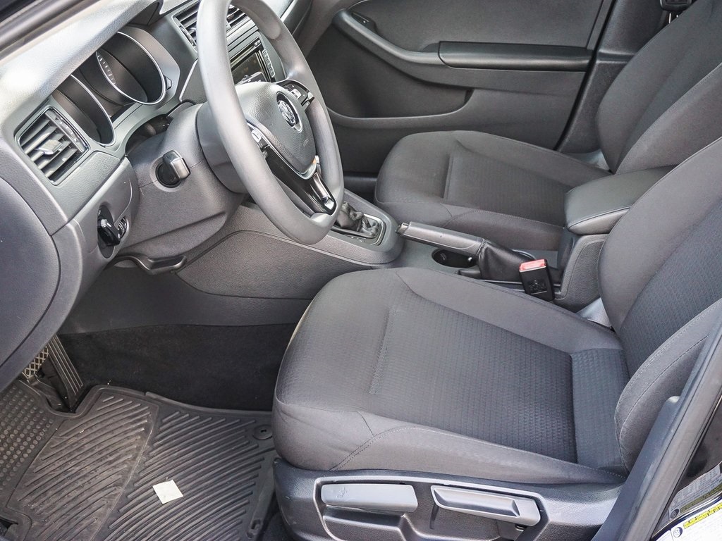 2015 Volkswagen Jetta 2.0 S photo 11