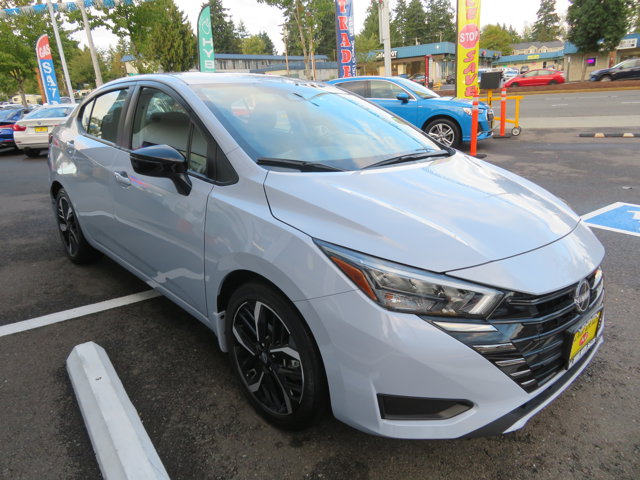 2024 Nissan Versa SR photo 6