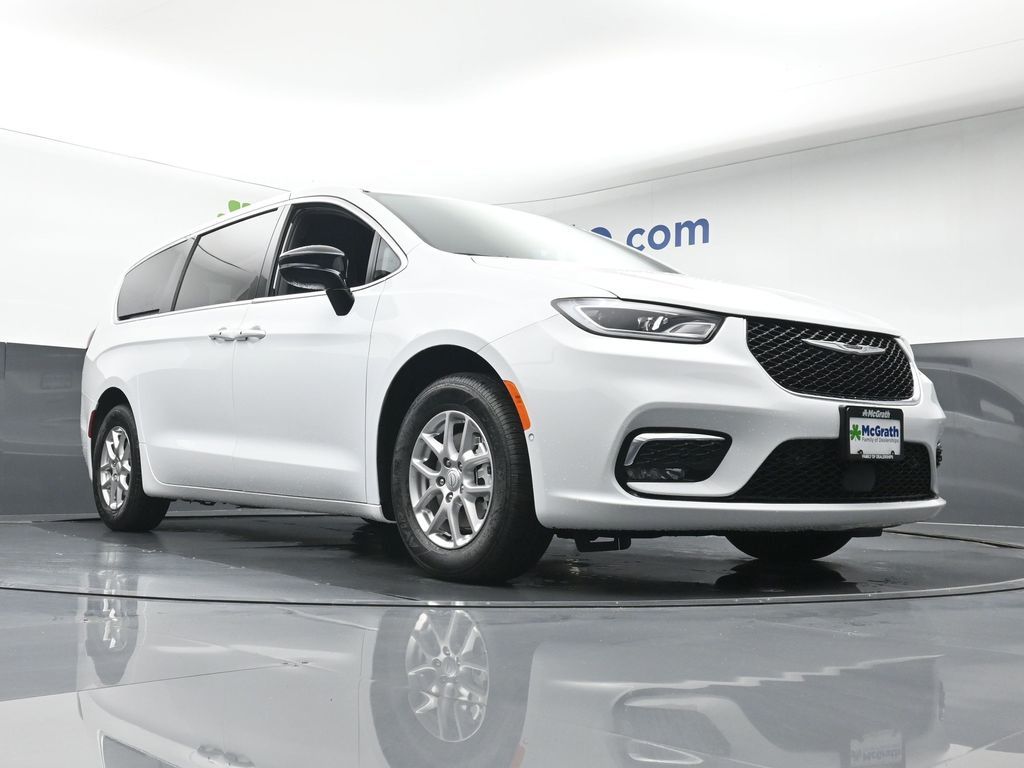 2026 Chrysler Pacifica photo 29