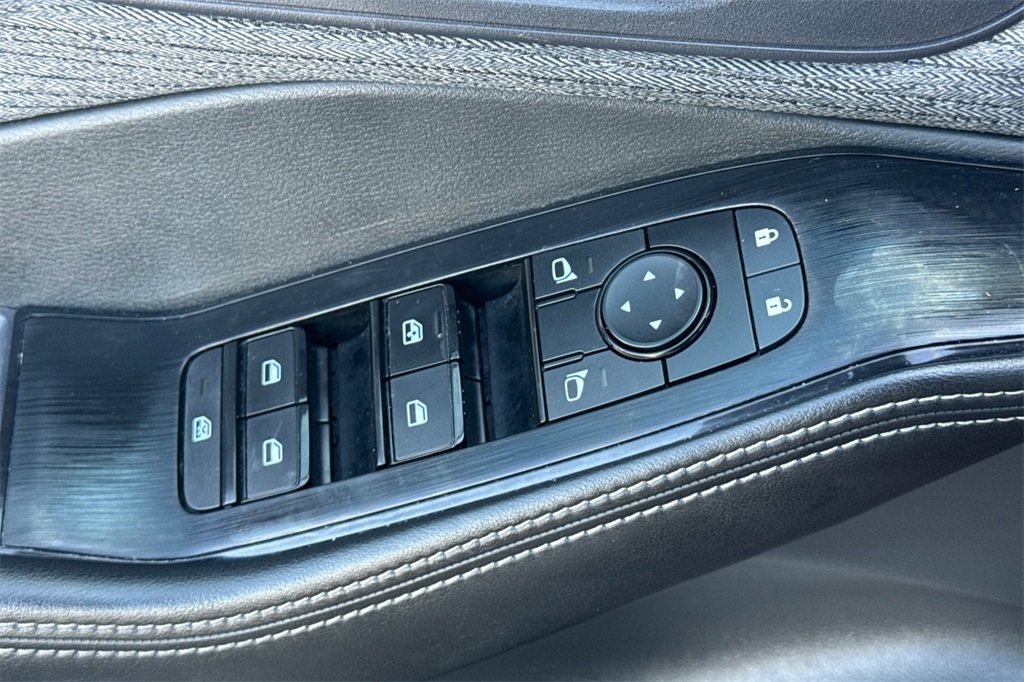 2023 Nissan Rogue SV photo 13