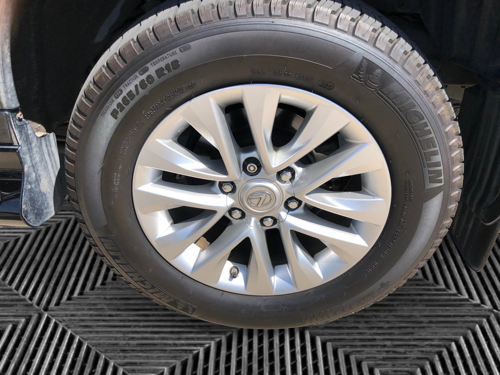 2017 Lexus GX 460 photo 12