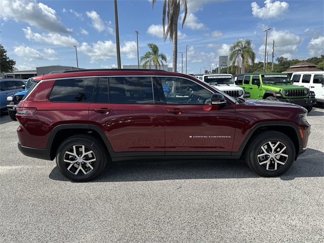 2025 Jeep Grand Cherokee Limited photo 2