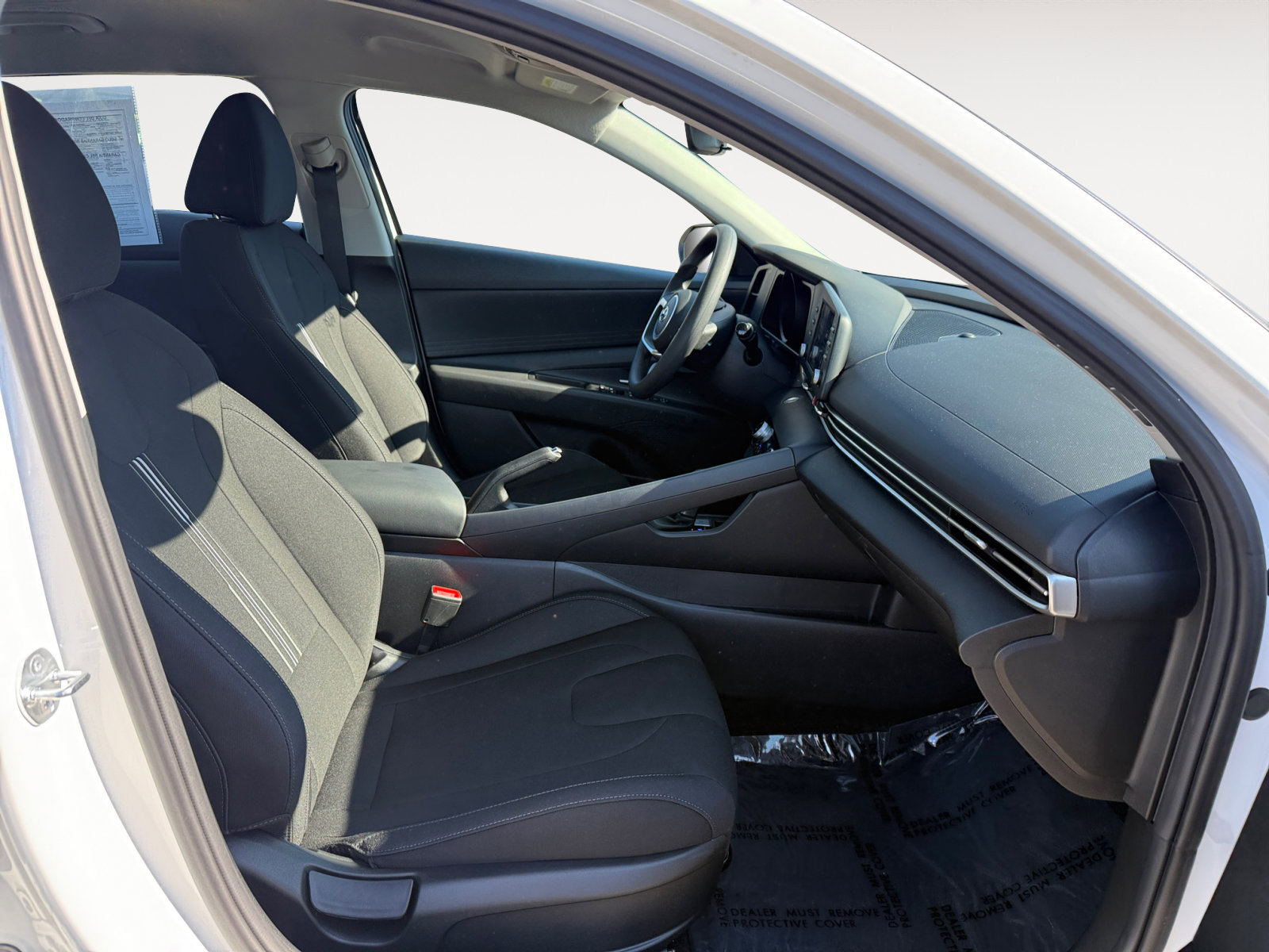 2023 Hyundai Elantra SEL photo 18