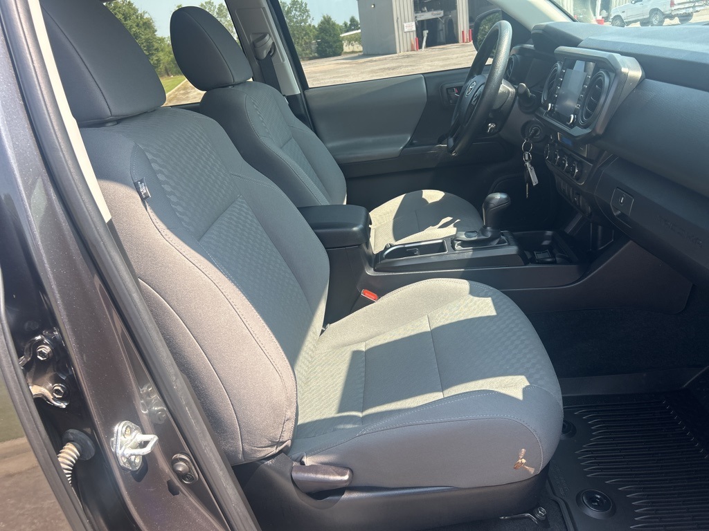 2023 Toyota Tacoma TRD Off-Road photo 18