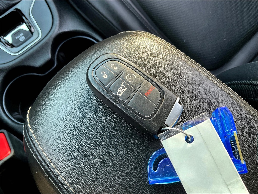 2019 Jeep Cherokee Limited photo 28