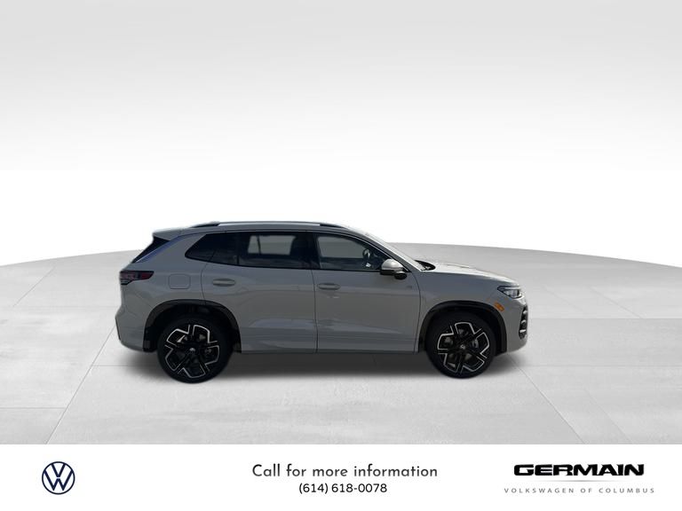 2026 Volkswagen Tiguan SEL R-Line photo 4