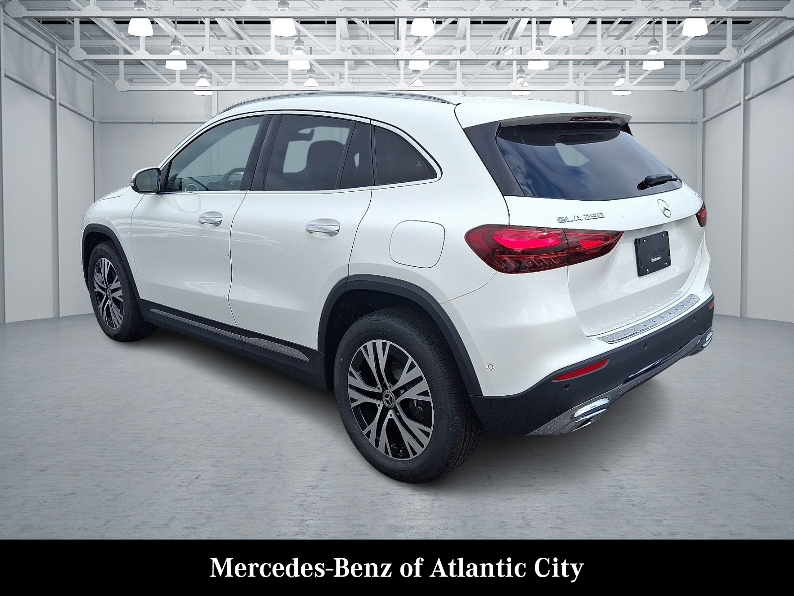 2026 Mercedes Benz GLA 250 4MATIC photo 2