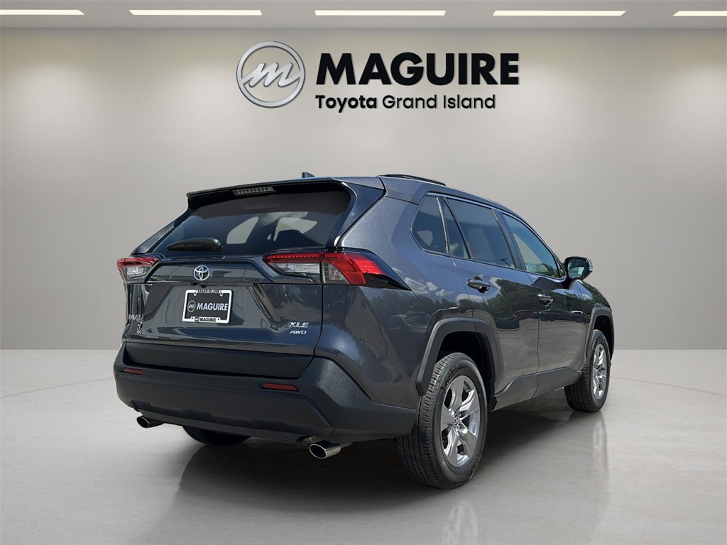 2024 Toyota RAV4 XLE photo 5