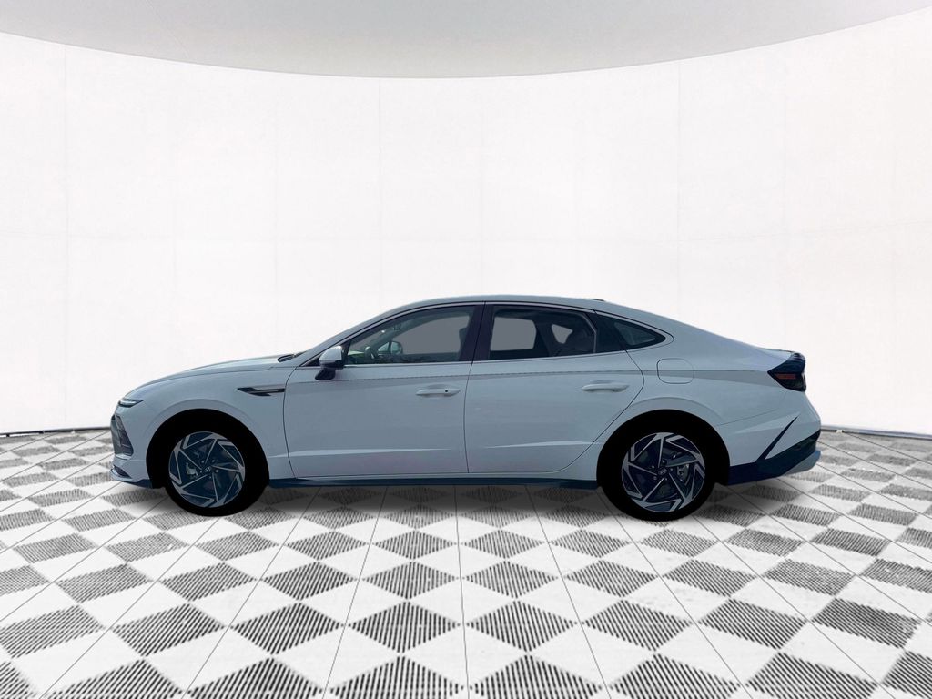 2026 Hyundai Sonata SEL Sport photo 3