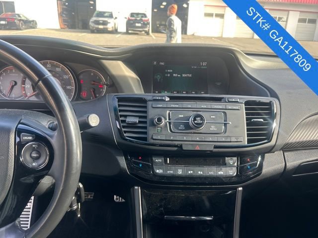 2016 Honda Accord Sport photo 2