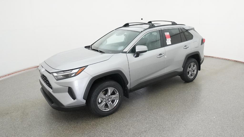 2025 Toyota RAV4 XLE's photo