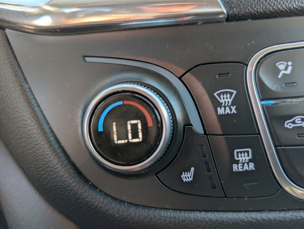 2019 Chevrolet Equinox LT photo 16