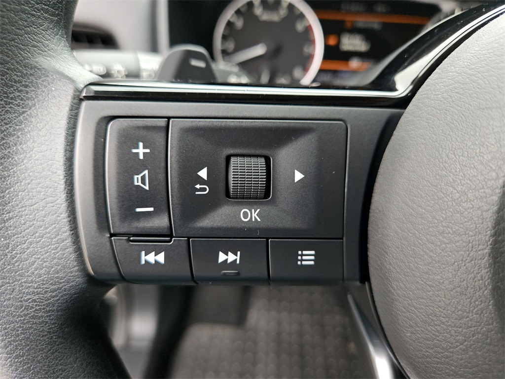 2021 Nissan Rogue SV photo 15