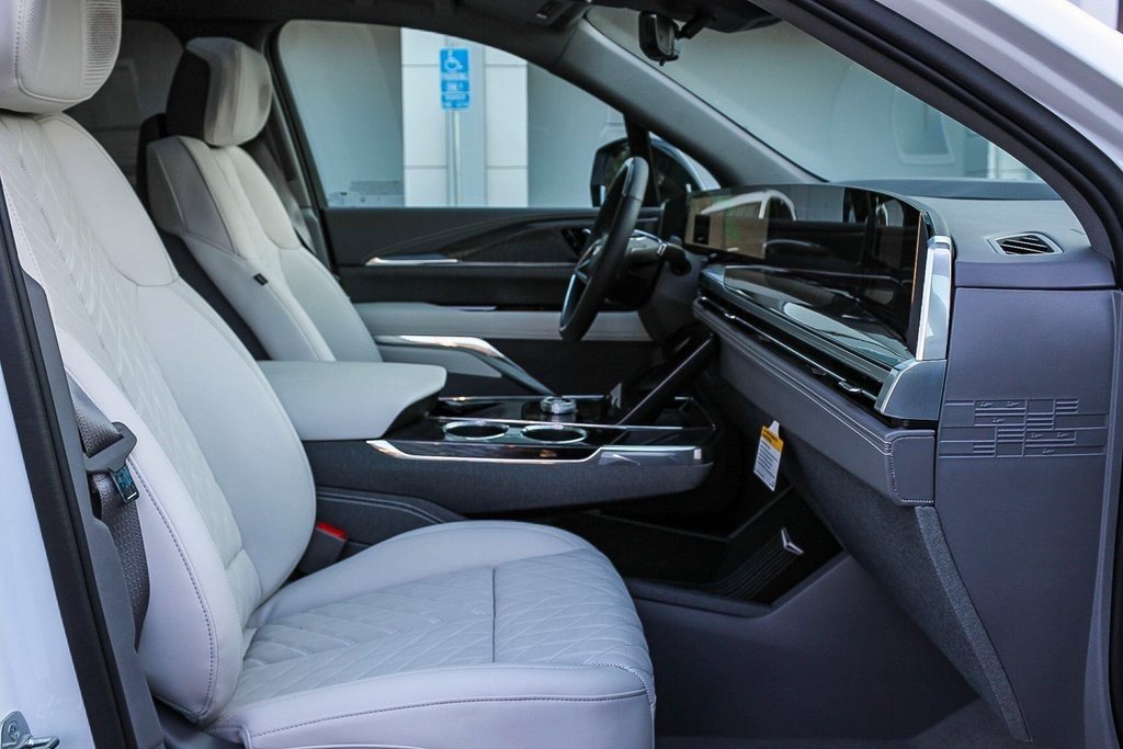 2025 Cadillac Escalade IQ Luxury photo 16