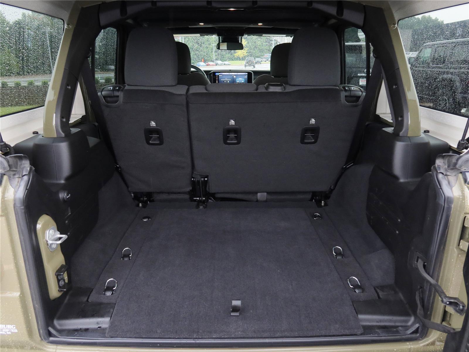 2025 Jeep Wrangler Rubicon photo 4