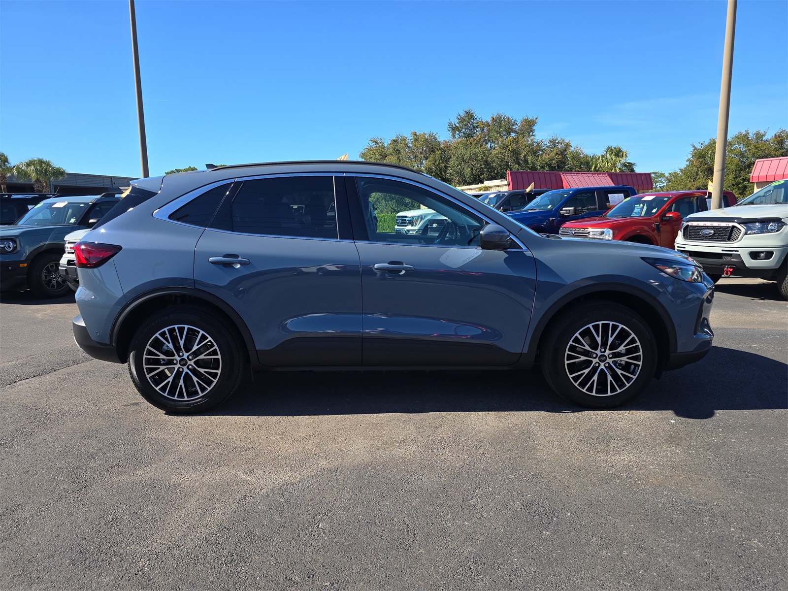 2024 Ford Escape Base photo 3