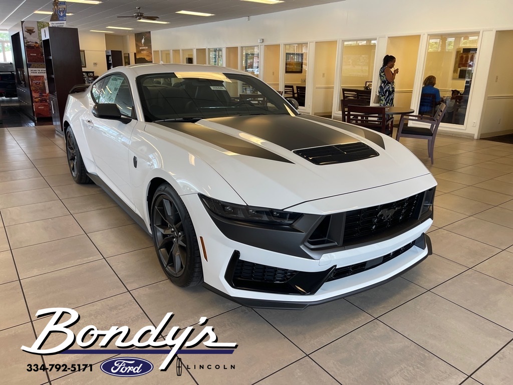 2025 Ford Mustang Dark Horse's photo