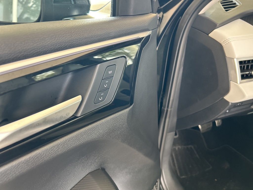 2025 Mitsubishi Outlander Black Edition photo 36