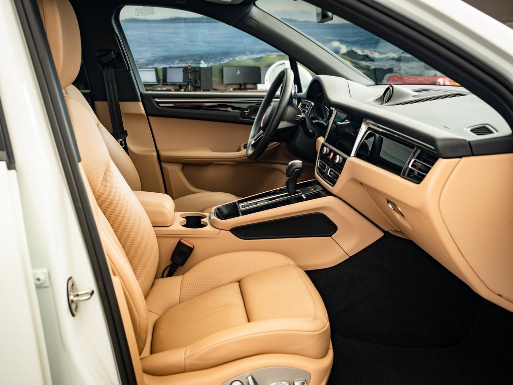 2024 Porsche Macan T photo 19