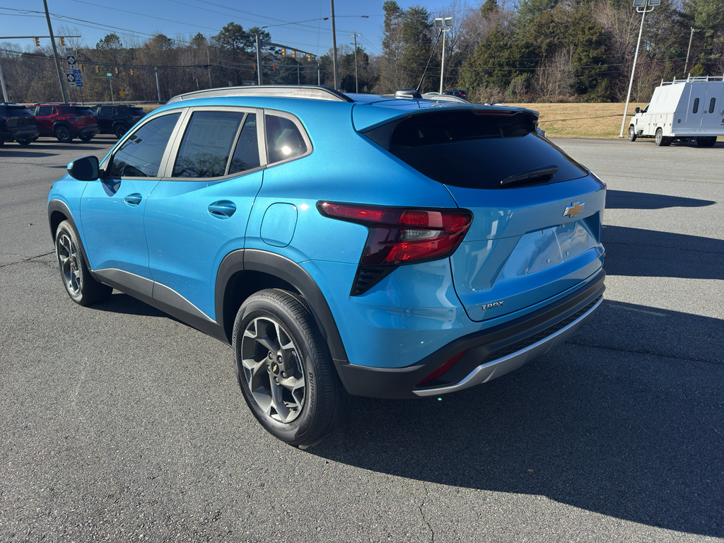 2026 Chevrolet Trax LT photo 4