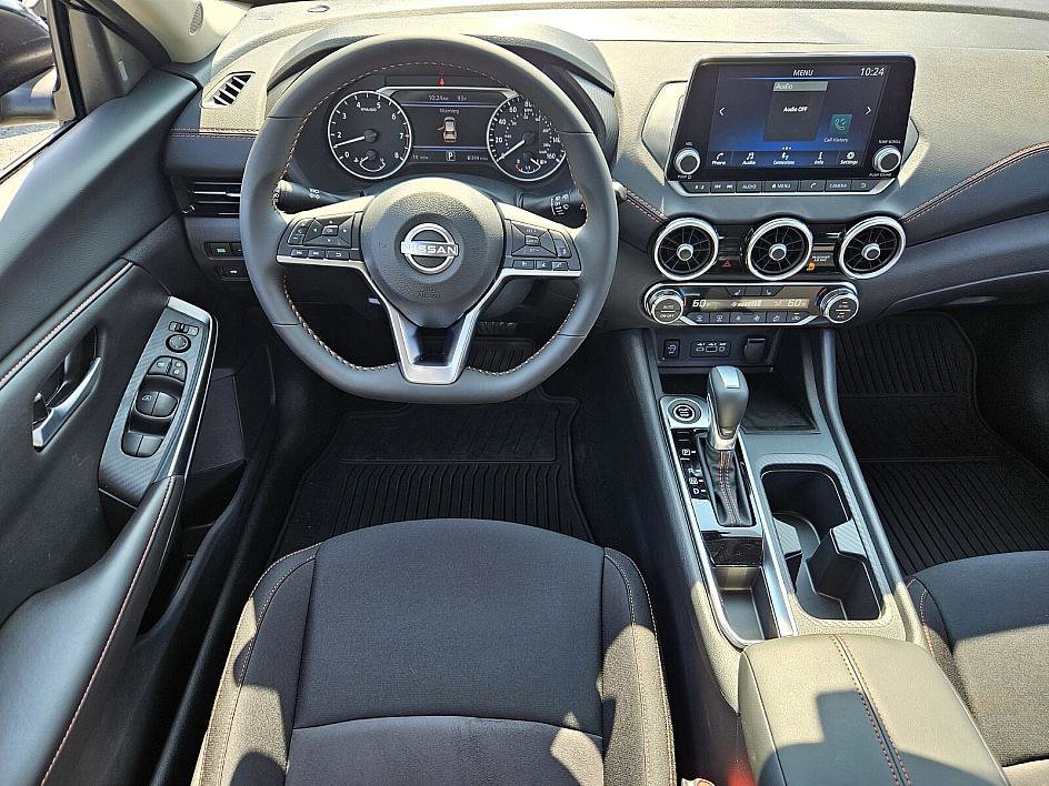 2025 Nissan Sentra SR Midnight Edition photo 9