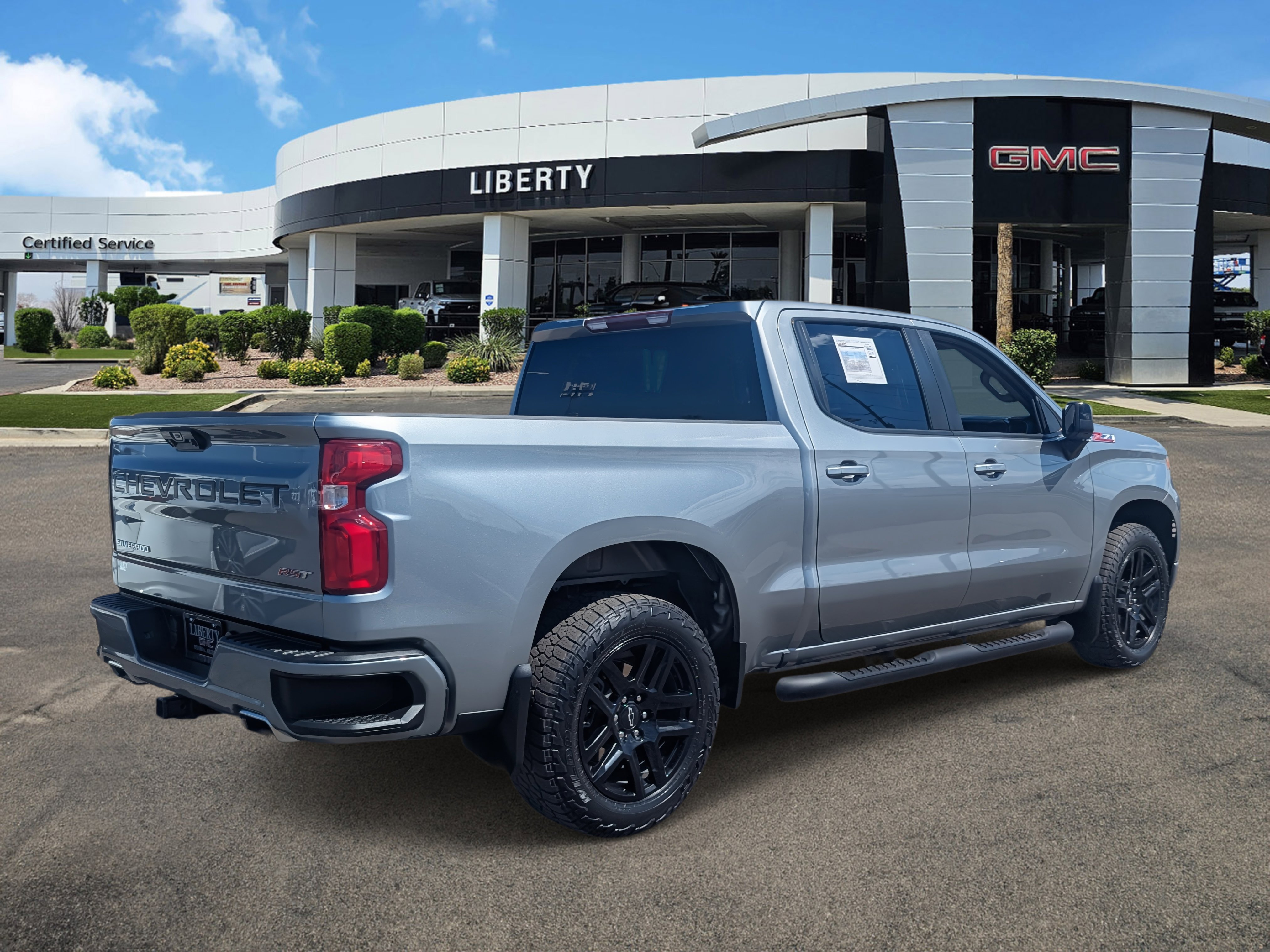 2023 Chevrolet Silverado 1500 RST photo 3