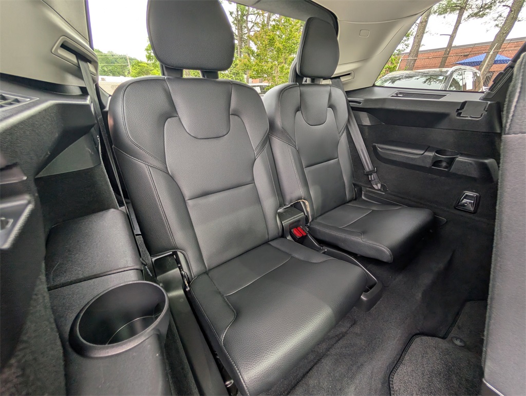 2023 Volvo XC90 B5 Plus photo 4