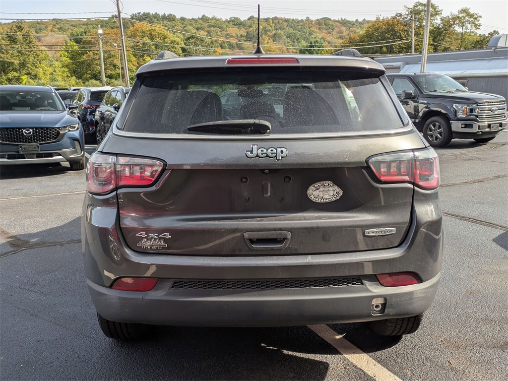 2017 Jeep Compass Latitude photo 3