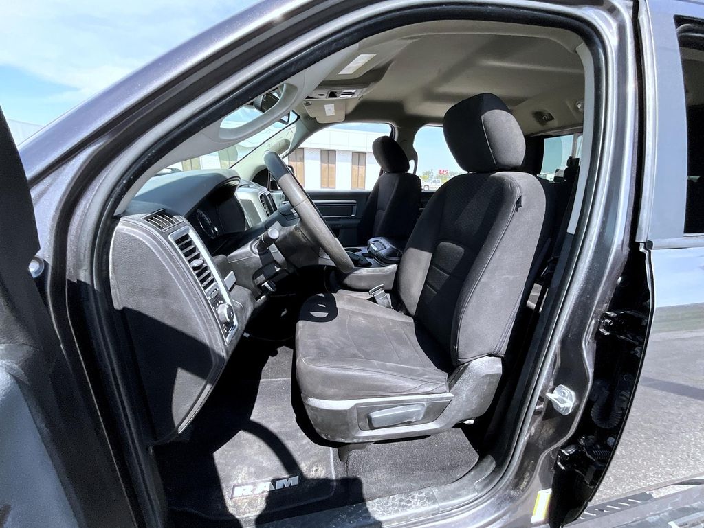 2019 Ram 1500 Classic Warlock photo 10