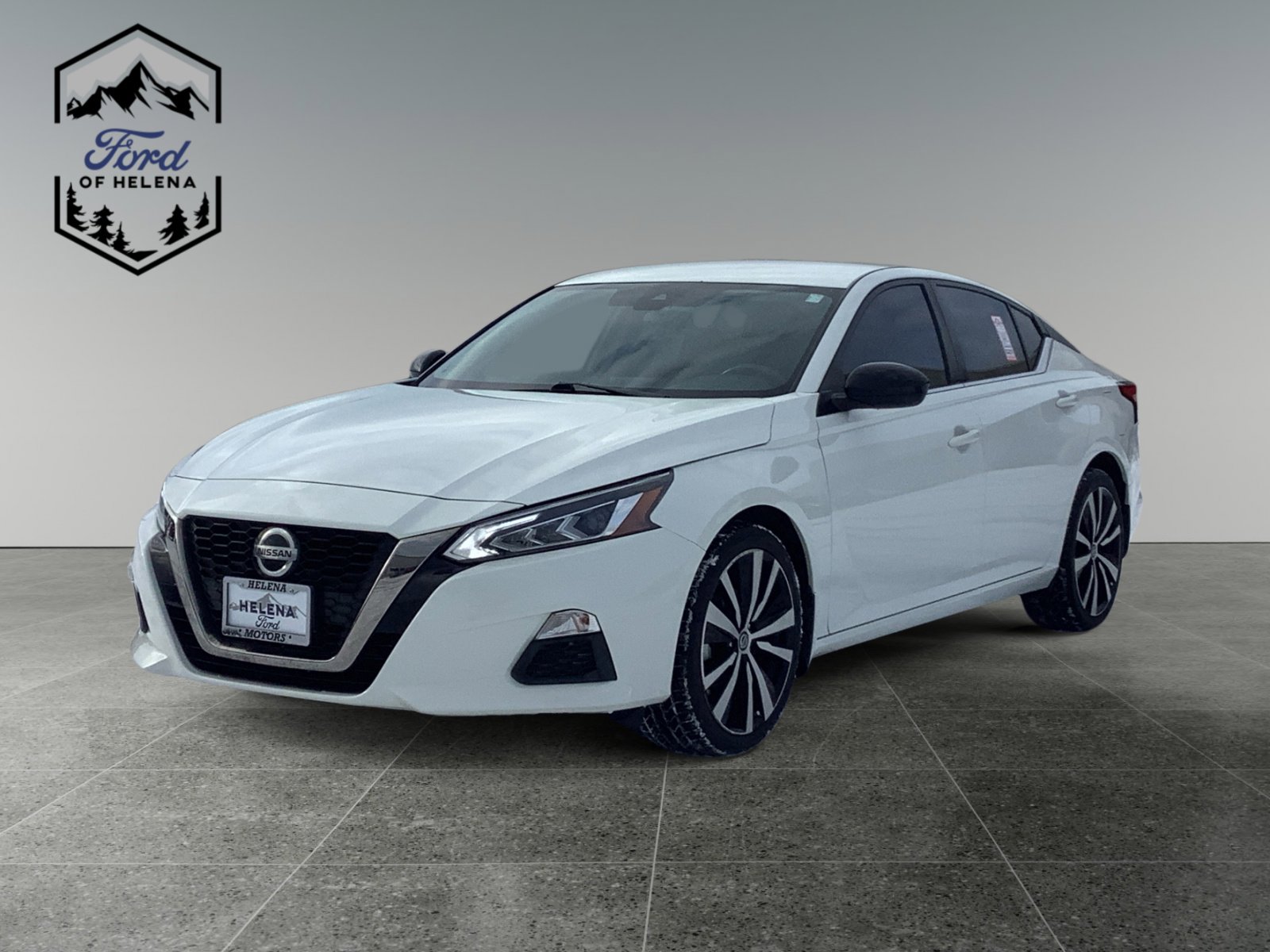 2022 Nissan Altima SR's photo