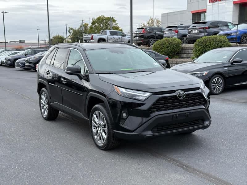 2022 Toyota RAV4 XLE Premium's photo