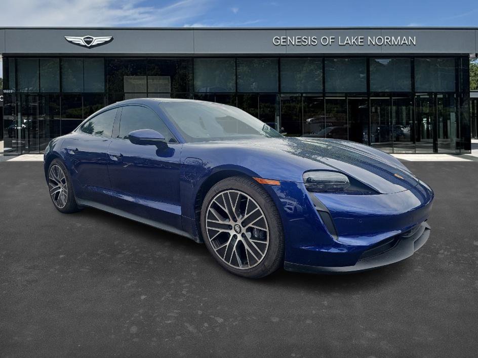 2022 Porsche Taycan Base photo 2