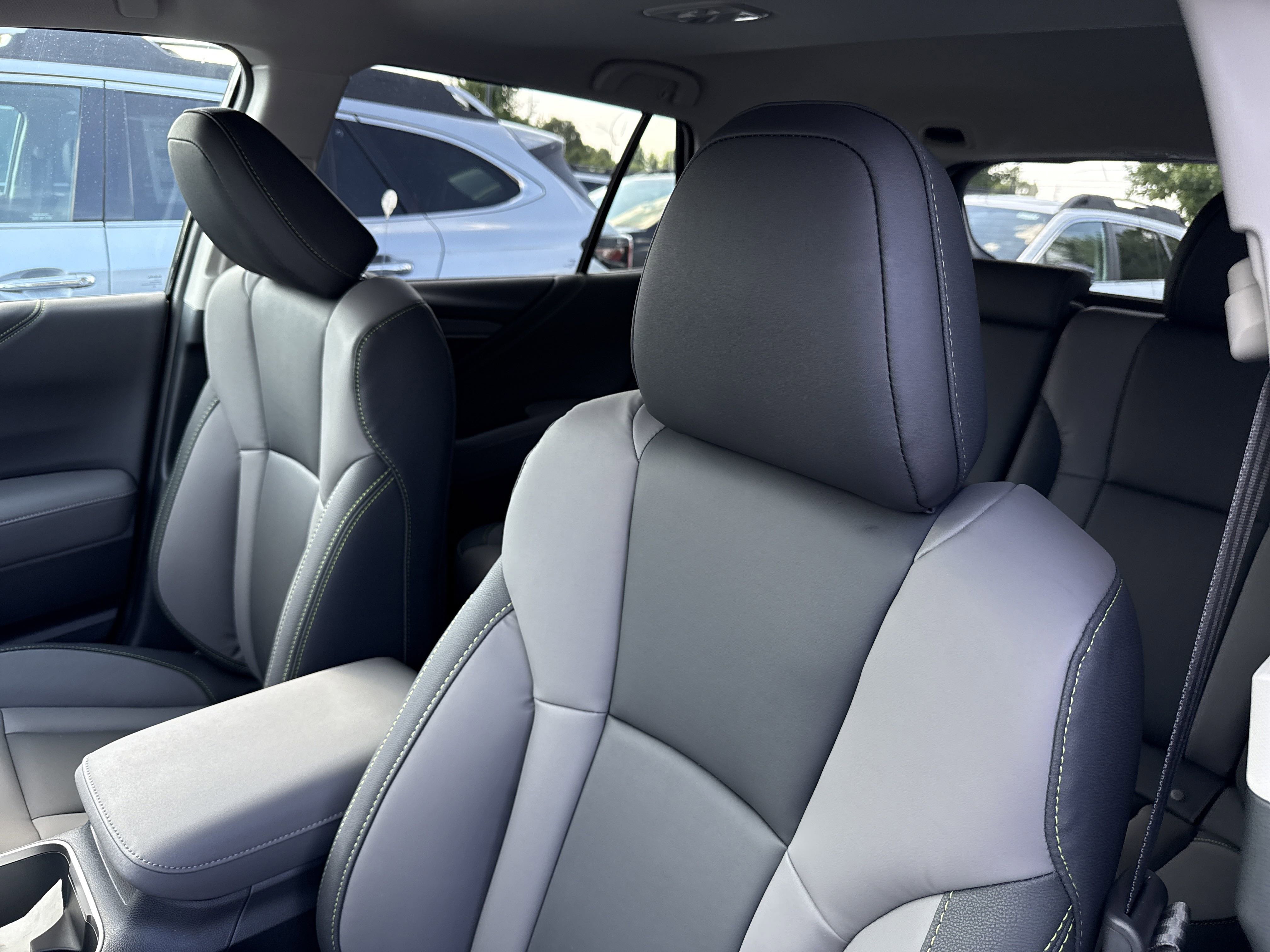 2025 Subaru Outback Onyx Edition photo 2