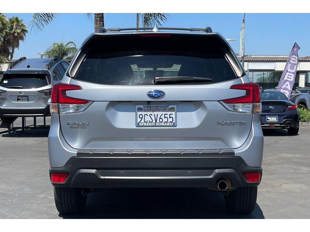 2022 Subaru Forester Limited photo 4