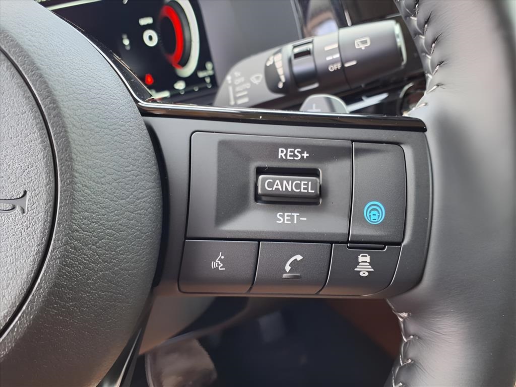 2025 Nissan Pathfinder Platinum photo 22