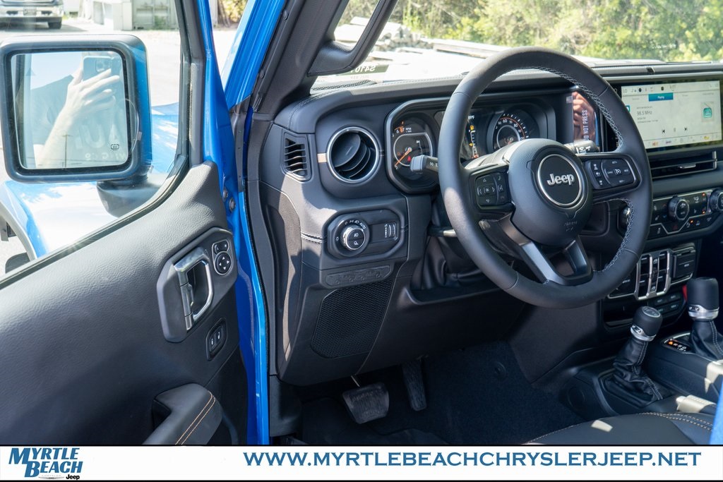 2025 Jeep Gladiator Sport photo 14