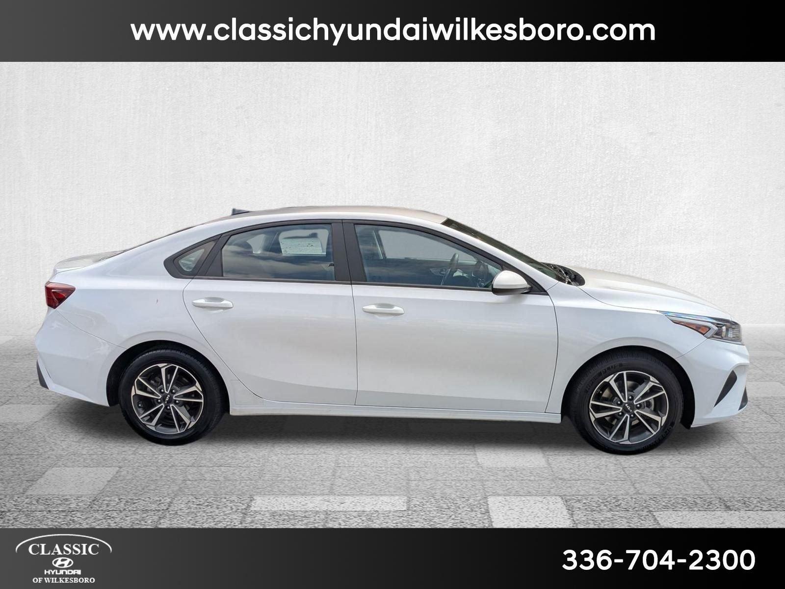 2023 Kia Forte LXS photo 3
