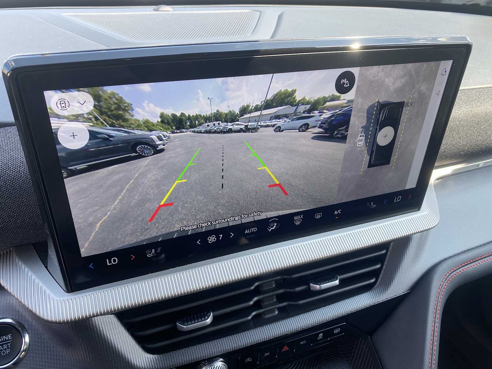 2025 Ford Explorer ST-Line photo 19