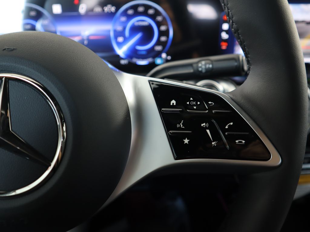 2025 Mercedes Benz EQB photo 11