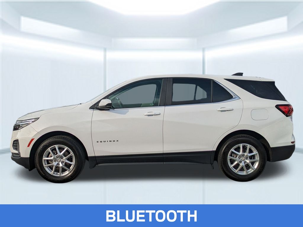 2023 Chevrolet Equinox LT photo 2